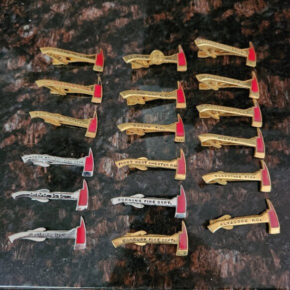 Lot of 18 CT Town Vintage Fireman Axe Bar Hook Fast Tie Money Firefighter Clips - Picture 10 of 11